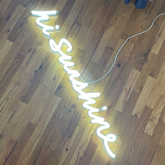 LED “HI SUNSHINE” LIGHT UP TRACK SIGN. PERFECT CONDITION. - Picture 2 of 6